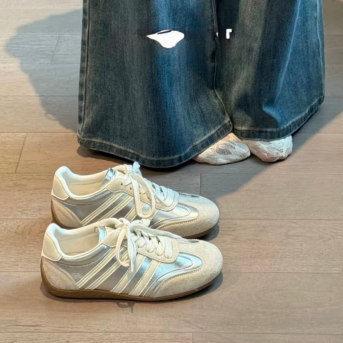 Lune Retro Sneakers